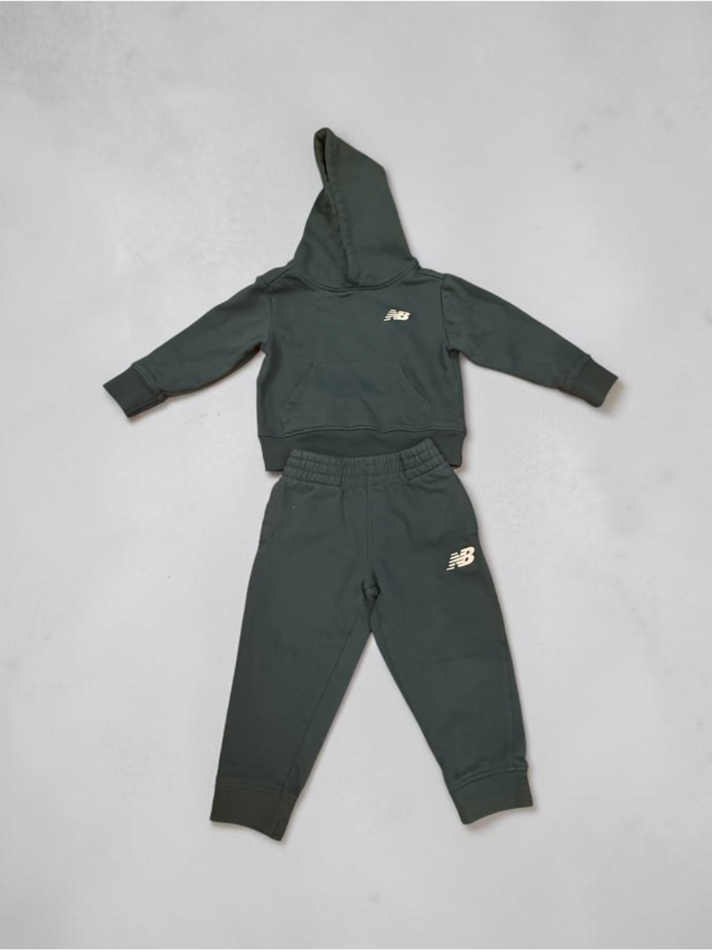 Pre-owned New Balance Matching Hoodie & Jogger Set